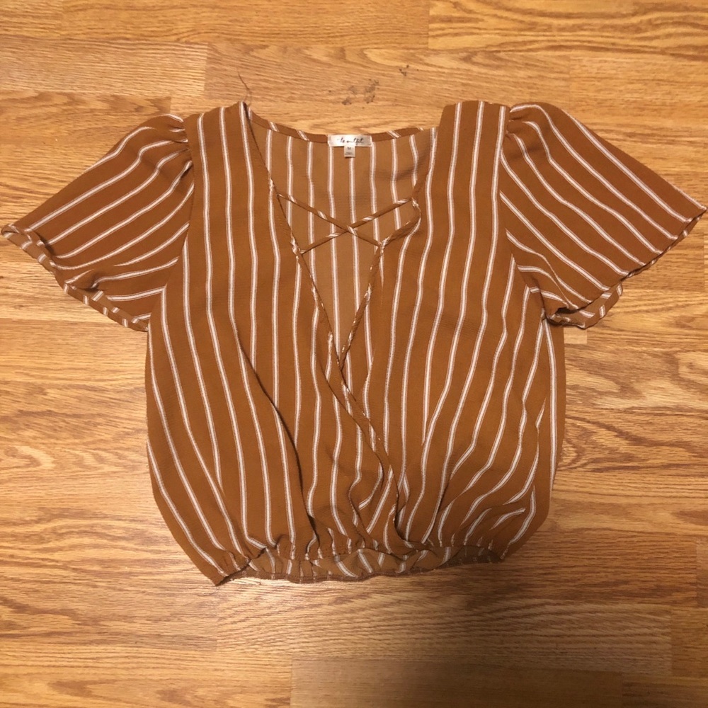 🌸3/$25- Stripped crop top